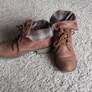 ⭐ 5 for $20⭐ Kohl's brown suede ankle boot